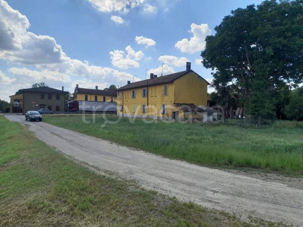 casa indipendente in vendita a Sant'Angelo Lodigiano