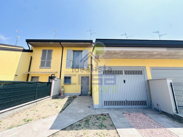 casa indipendente in vendita a Sant'Angelo Lodigiano