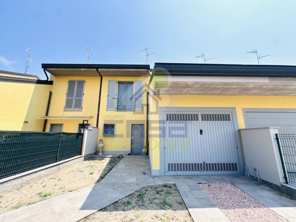 casa indipendente in vendita a Sant'Angelo Lodigiano