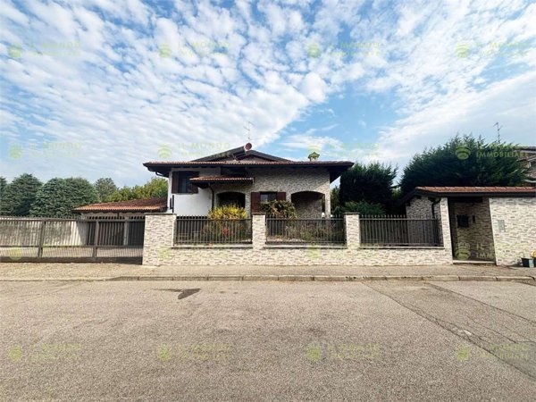 casa indipendente in vendita a Sant'Angelo Lodigiano