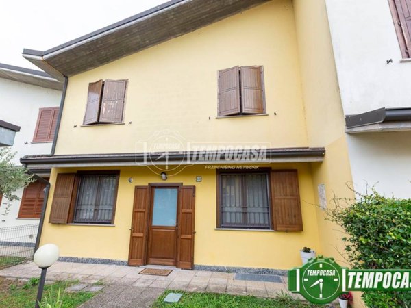 casa indipendente in vendita a Sant'Angelo Lodigiano