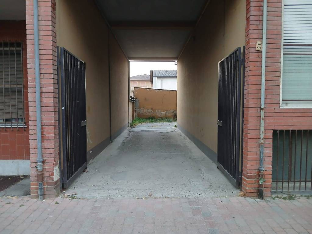 locale di sgombero in vendita a Sant'Angelo Lodigiano