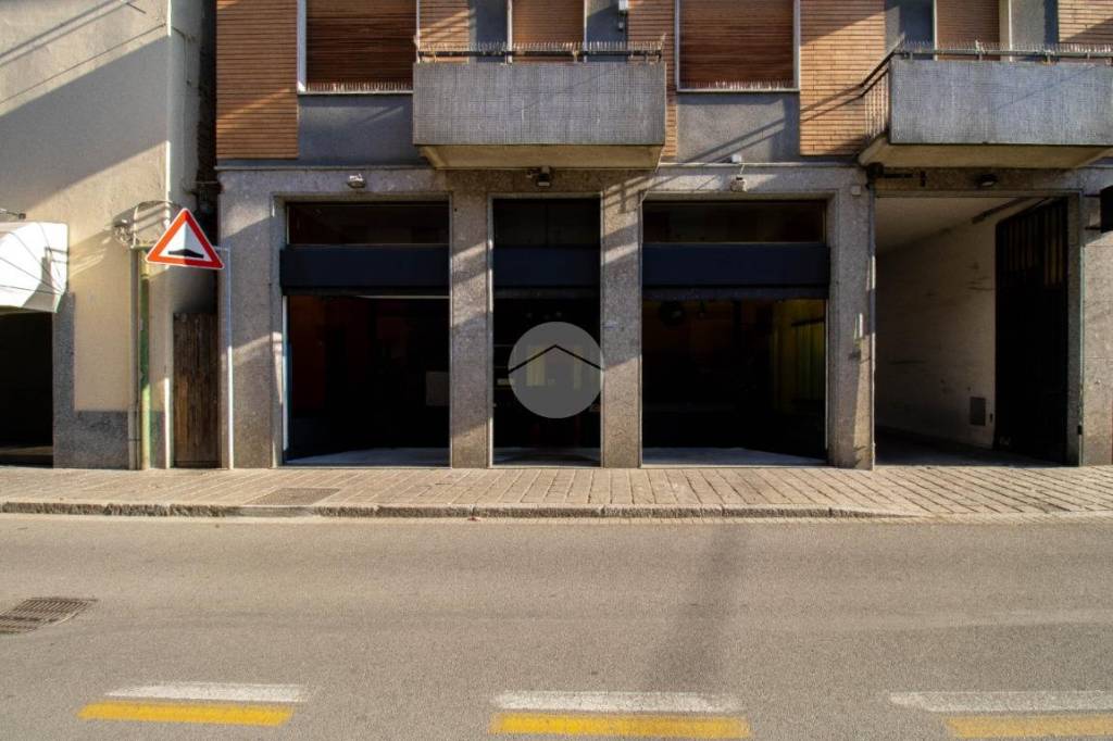 locale commerciale in vendita a Sant'Angelo Lodigiano