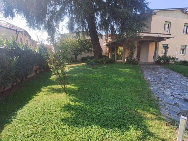 casa indipendente in vendita a Sant'Angelo Lodigiano