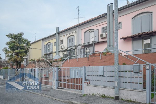 casa indipendente in vendita a Sant'Angelo Lodigiano