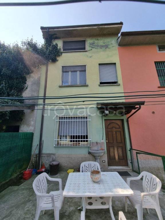 casa indipendente in vendita a Santo Stefano Lodigiano