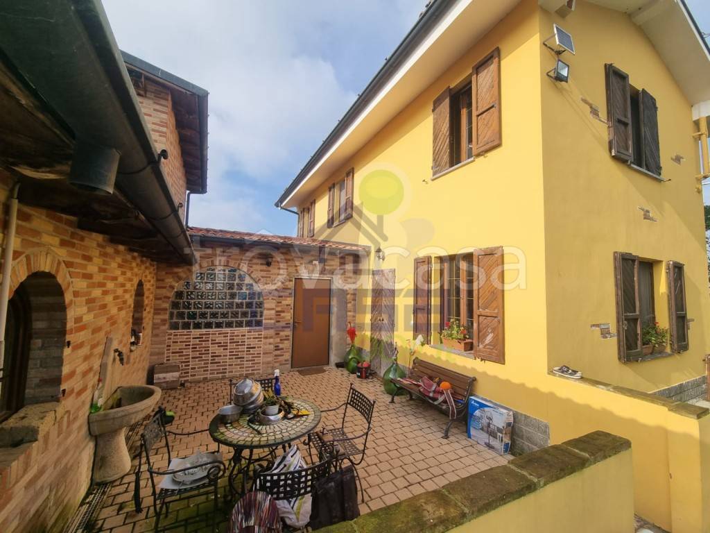 casa indipendente in vendita a Santo Stefano Lodigiano
