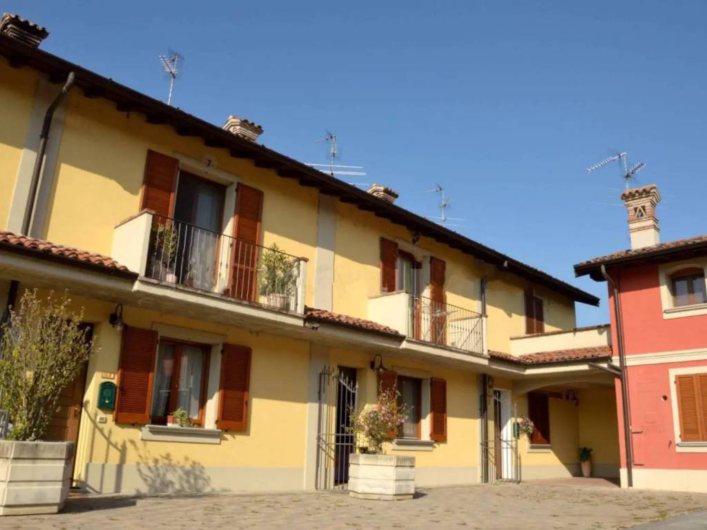 casa indipendente in vendita a Santo Stefano Lodigiano