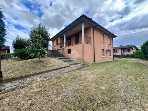 casa indipendente in vendita a Santo Stefano Lodigiano