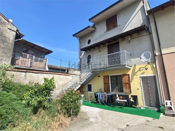 casa indipendente in vendita a Santo Stefano Lodigiano