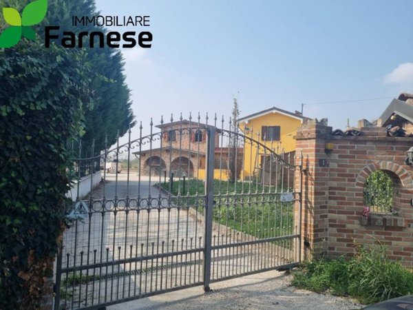 casa indipendente in vendita a Santo Stefano Lodigiano