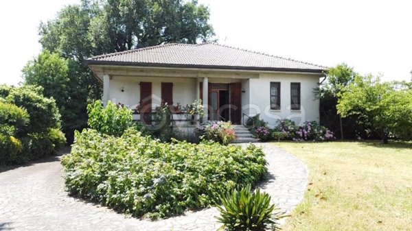 casa indipendente in vendita a Santo Stefano Lodigiano