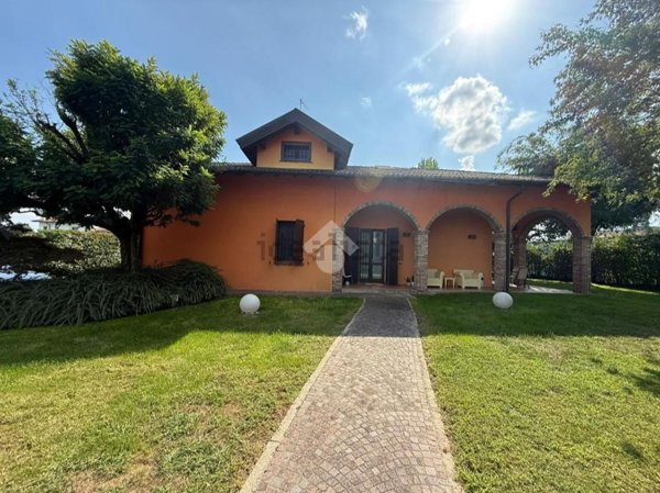 casa indipendente in vendita a Santo Stefano Lodigiano