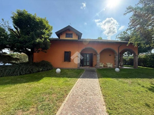 casa indipendente in vendita a Santo Stefano Lodigiano