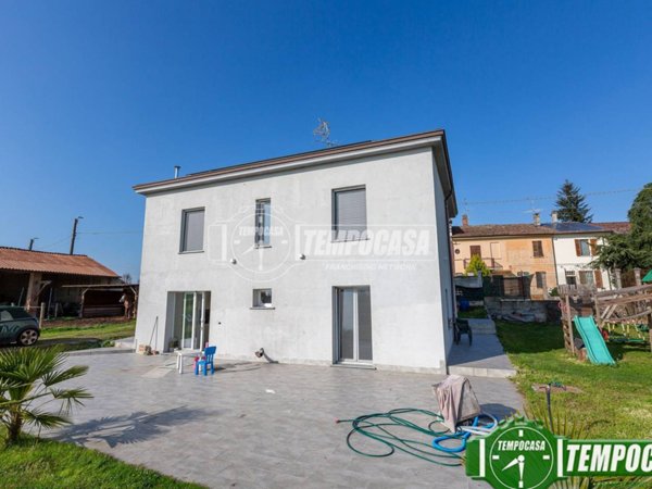 casa indipendente in vendita a Santo Stefano Lodigiano