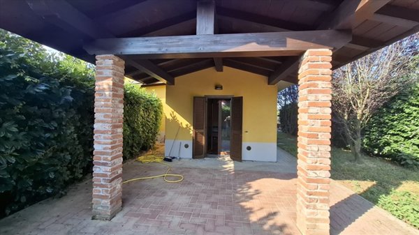 casa indipendente in vendita a Santo Stefano Lodigiano in zona Franca