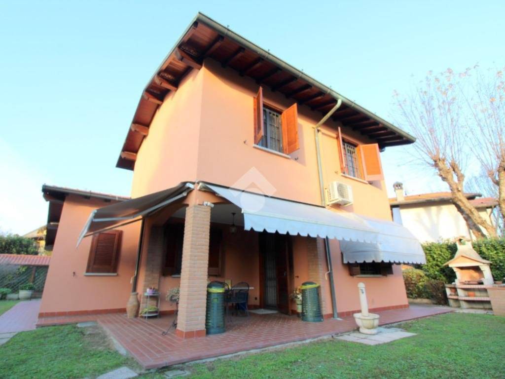 casa indipendente in vendita a Secugnago