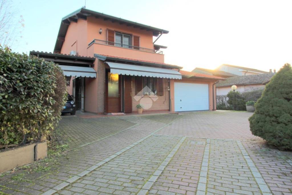 casa indipendente in vendita a Secugnago