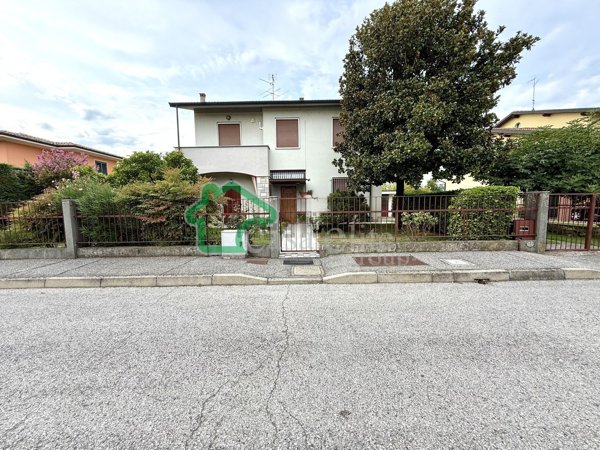 casa indipendente in vendita a Secugnago