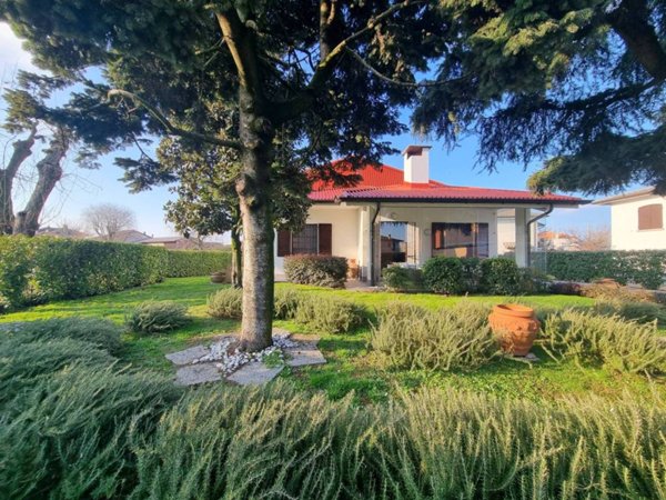 casa indipendente in vendita a Secugnago