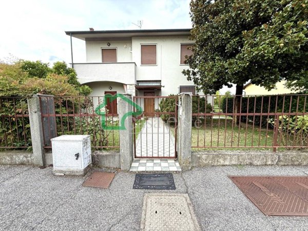 casa indipendente in vendita a Secugnago