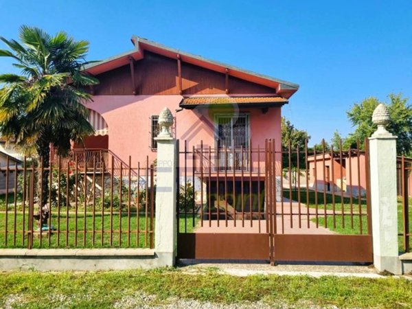casa indipendente in vendita a Secugnago