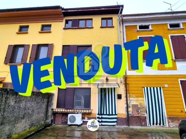 casa indipendente in vendita a Senna Lodigiana in zona Guzzafame