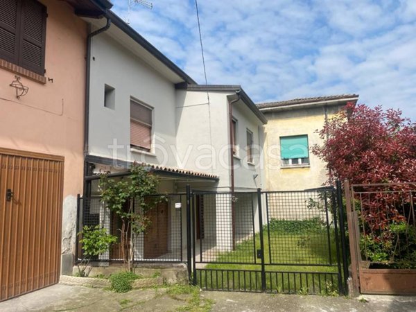 casa indipendente in vendita a Senna Lodigiana in zona Mirabello