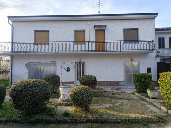 casa indipendente in vendita a Senna Lodigiana in zona Mirabello