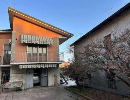 casa indipendente in vendita a Senna Lodigiana