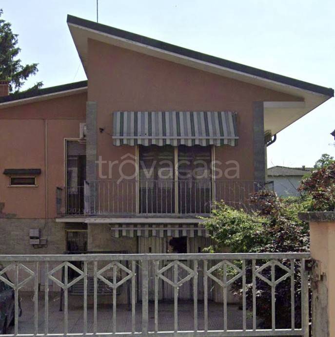 casa indipendente in vendita a Senna Lodigiana