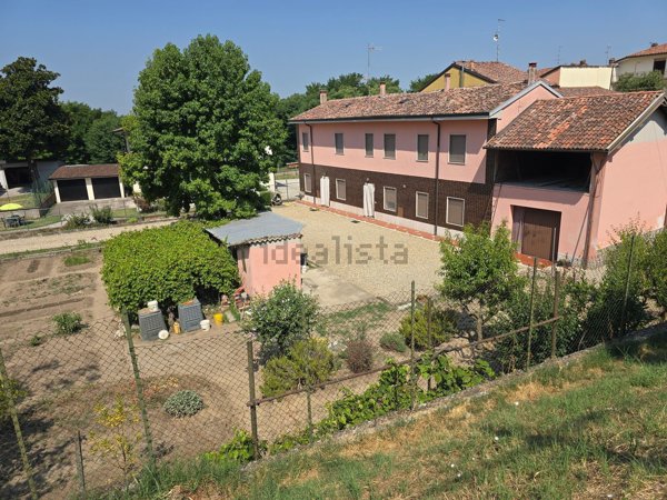 casa indipendente in vendita a Senna Lodigiana