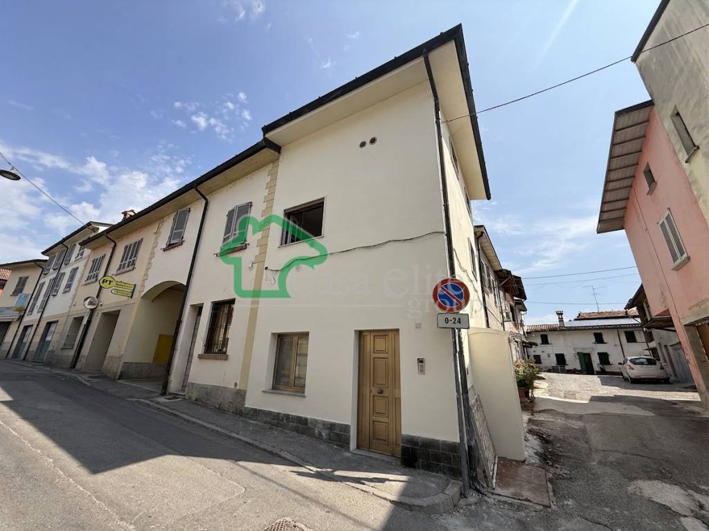 casa indipendente in vendita a Senna Lodigiana