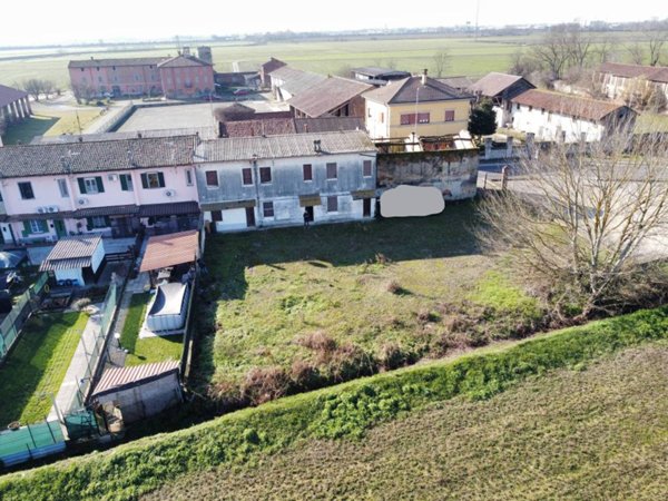 appartamento in vendita a Somaglia in zona San Martino Pizzolano