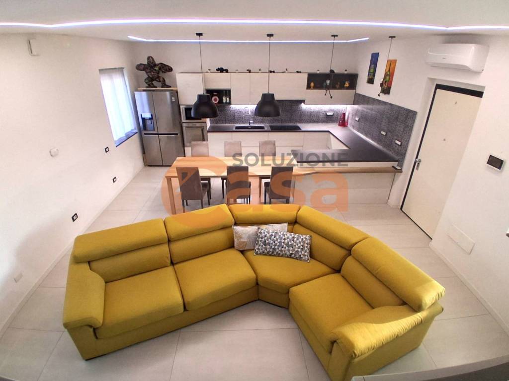 casa indipendente in vendita a Somaglia in zona San Martino Pizzolano