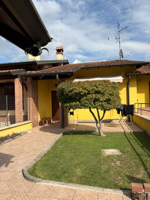 casa indipendente in vendita a Somaglia