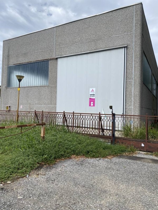 capannone in vendita a Somaglia