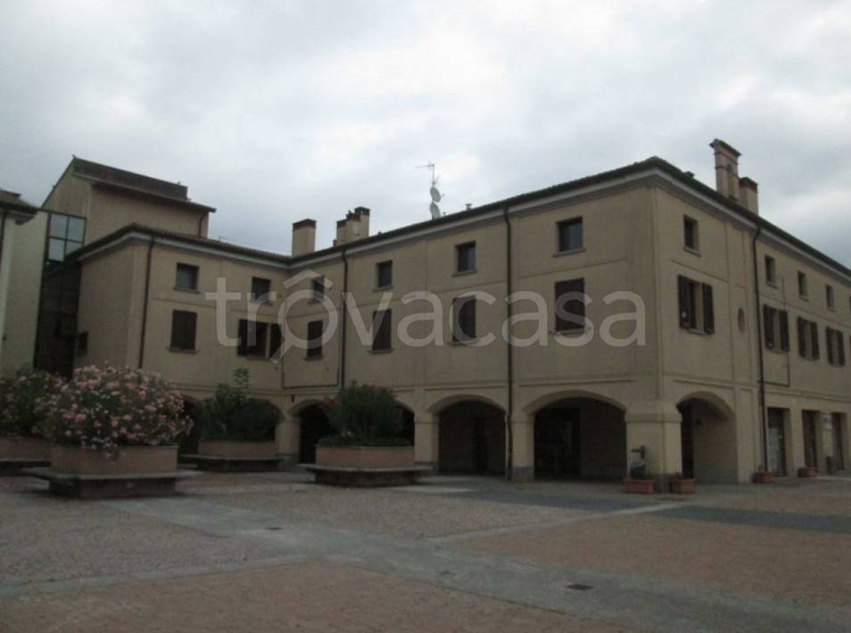 negozio in vendita a Somaglia