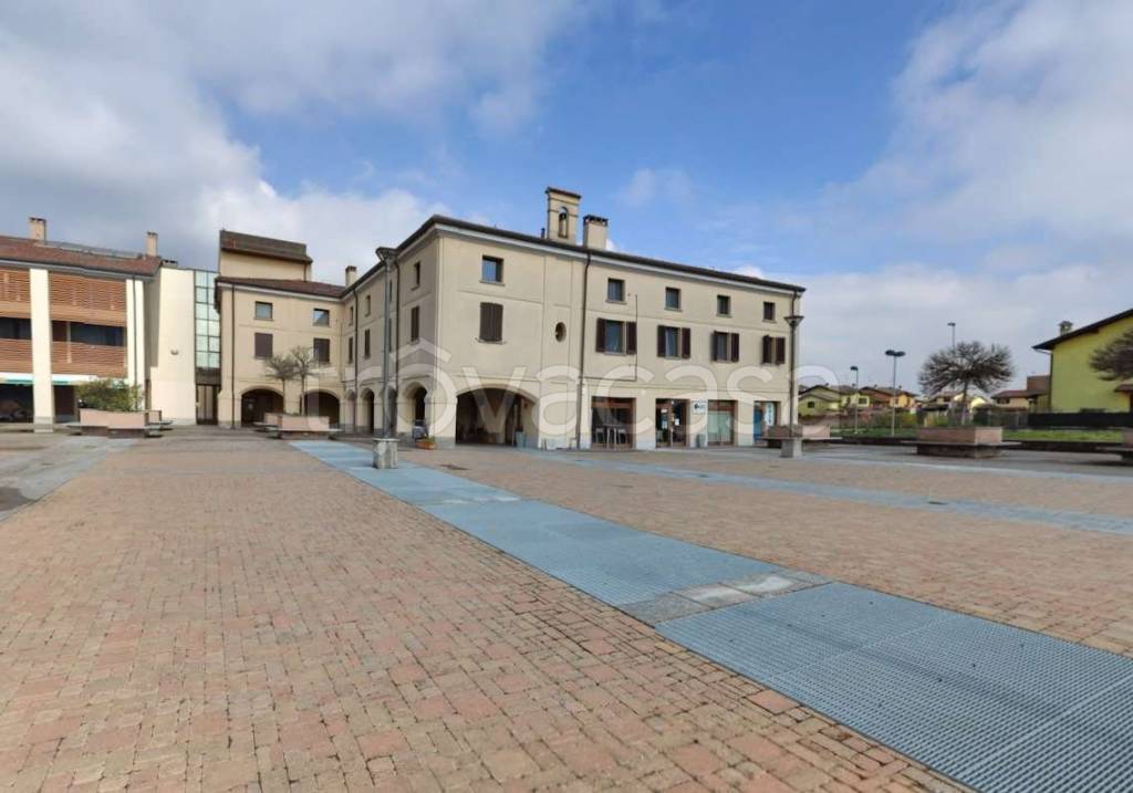 negozio in vendita a Somaglia