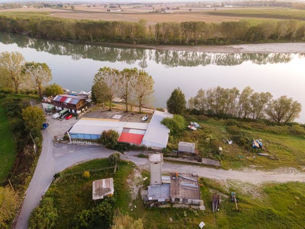 negozio in vendita a Somaglia