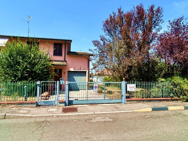 casa indipendente in vendita a Somaglia in zona San Martino Pizzolano