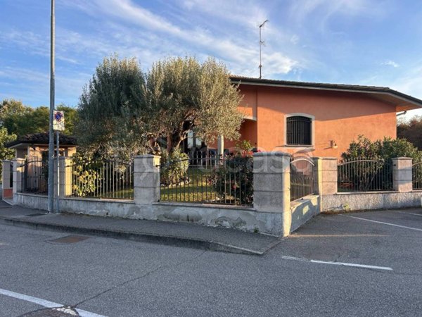casa indipendente in vendita a Somaglia