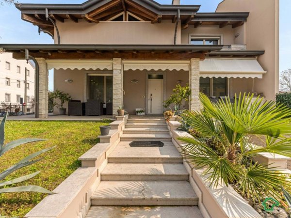 casa indipendente in vendita a Sordio