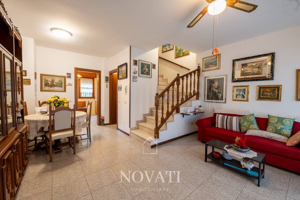 casa indipendente in vendita a Tavazzano con Villavesco in zona Tavazzano