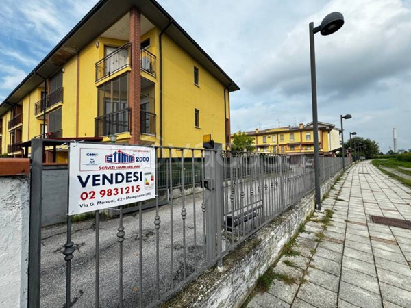 casa indipendente in vendita a Tavazzano con Villavesco in zona Villavesco