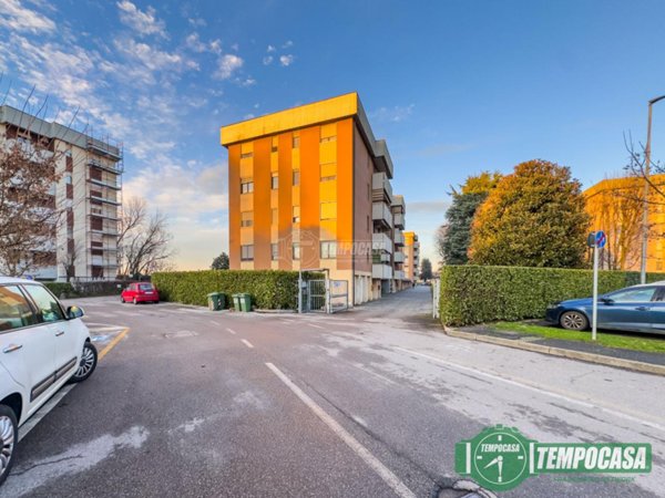 appartamento in vendita a Tavazzano con Villavesco in zona Villavesco