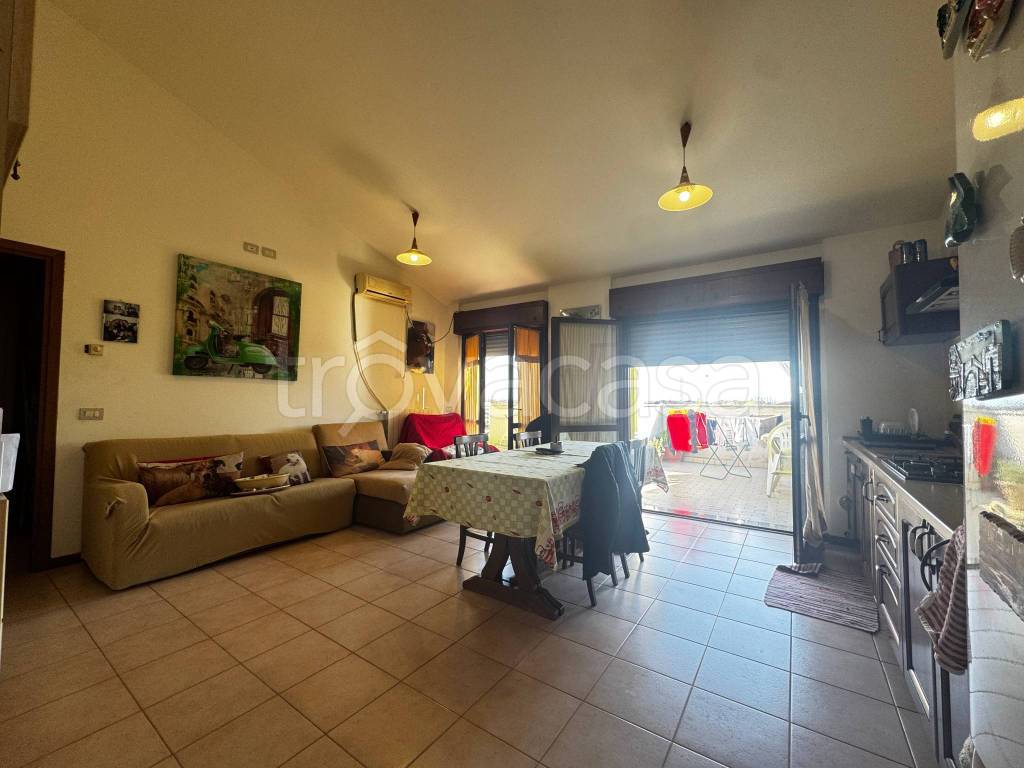 appartamento in vendita a Tavazzano con Villavesco in zona Tavazzano