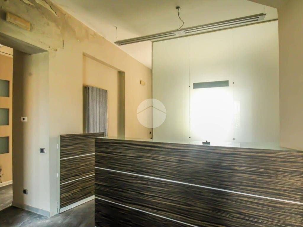 ufficio in vendita a Tavazzano con Villavesco in zona Tavazzano