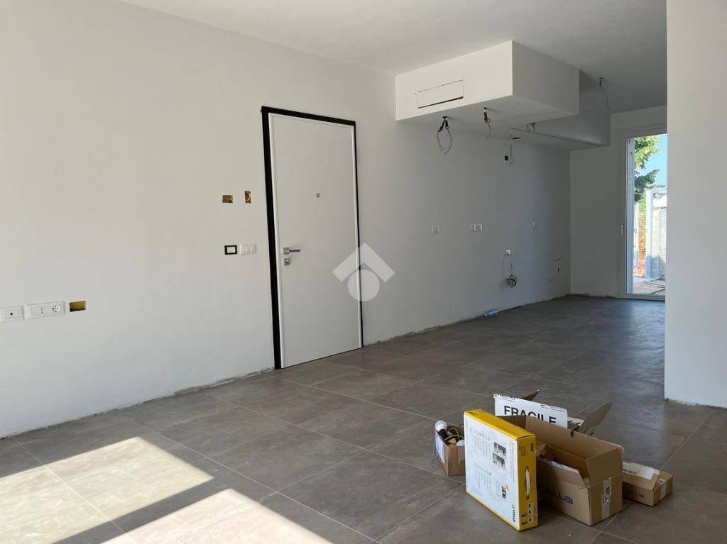 casa indipendente in vendita a Tavazzano con Villavesco