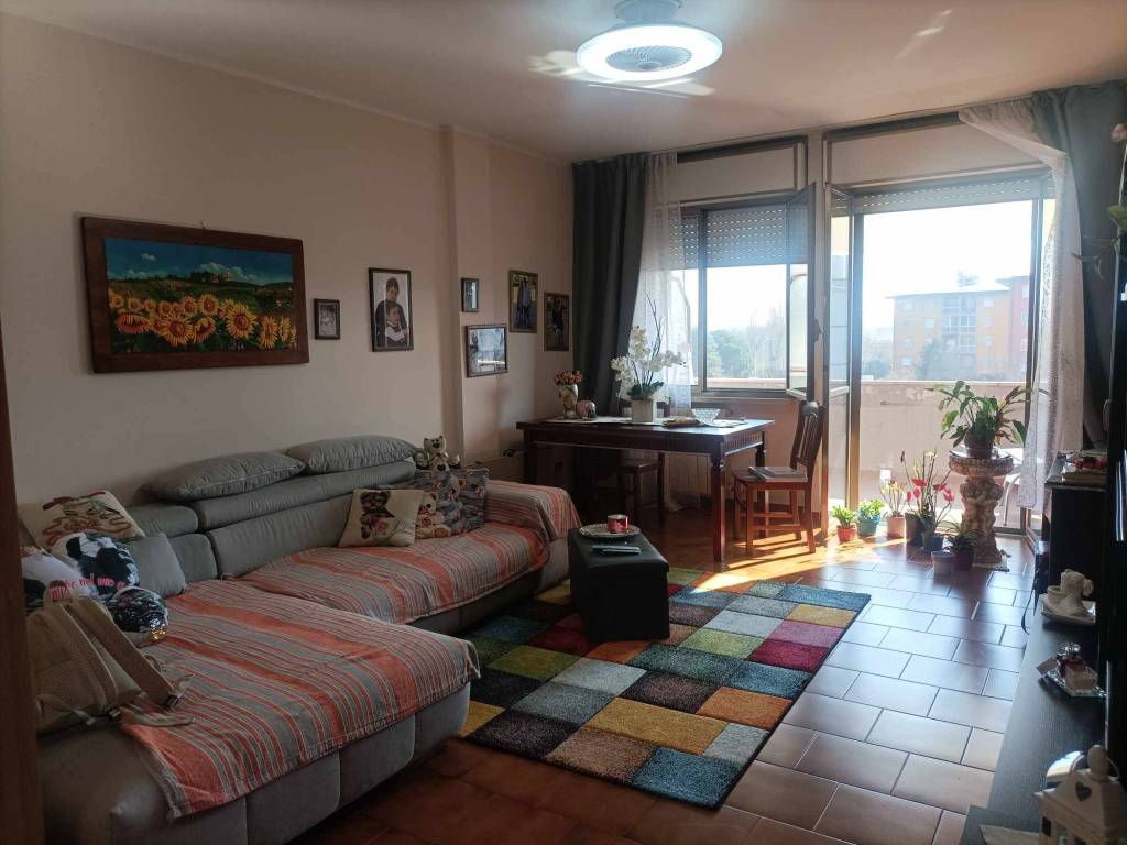 appartamento in vendita a Tavazzano con Villavesco in zona Tavazzano